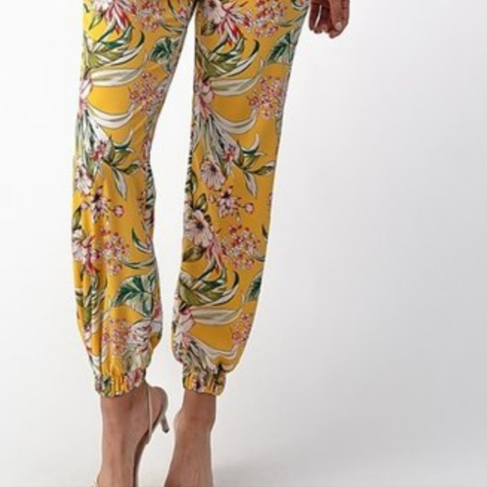 Yellow romper - Picture 2 of 3